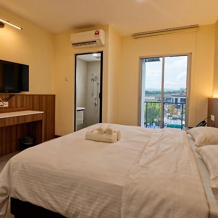 Weiss Hotels Kepong Baru Kampong Jawa Tengah Экстерьер фото